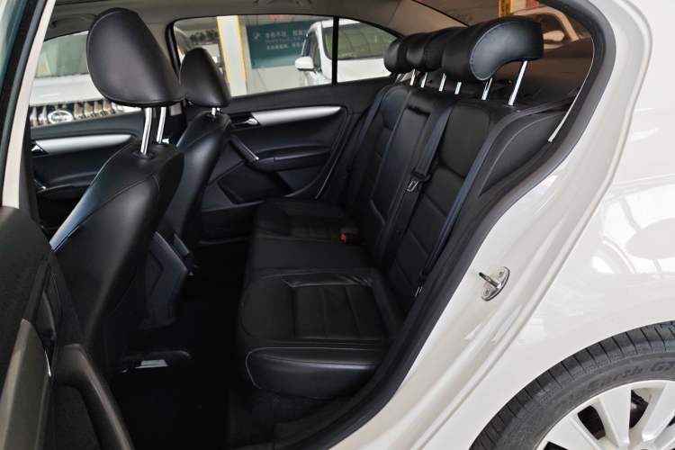 Used Volkswagen Lavida 2013 Restyled Classic 1.6L Automatic Comfort Edition
