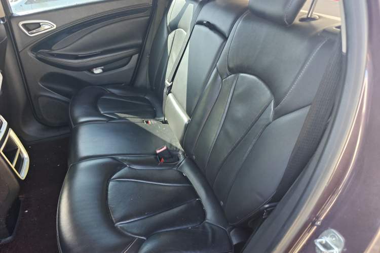 Used Buick Envision 2015 20T Two-Wheel-Drive Elite Model
