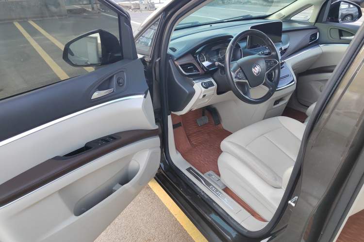 Used Buick GL8 2021 Land Cruiser Executive 652T Premium Model