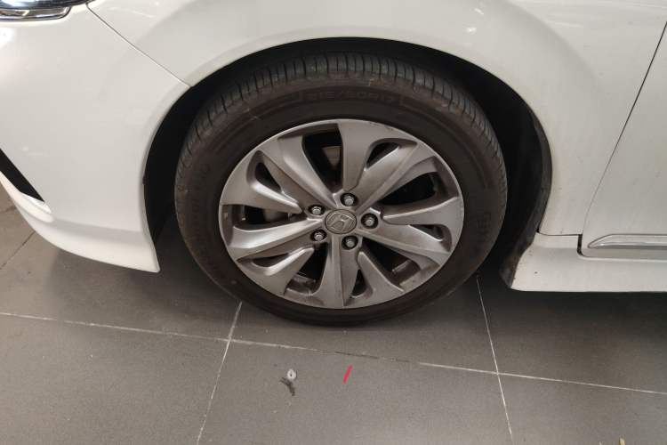 Used Honda Jade 2017 1.8L automatic Comfort version 5 seats
