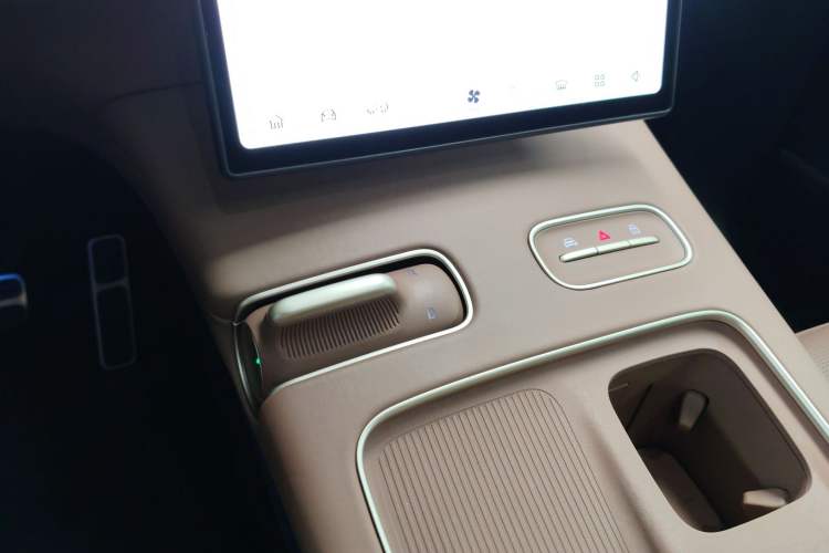 Used Nio ES8 2024 75 kWh