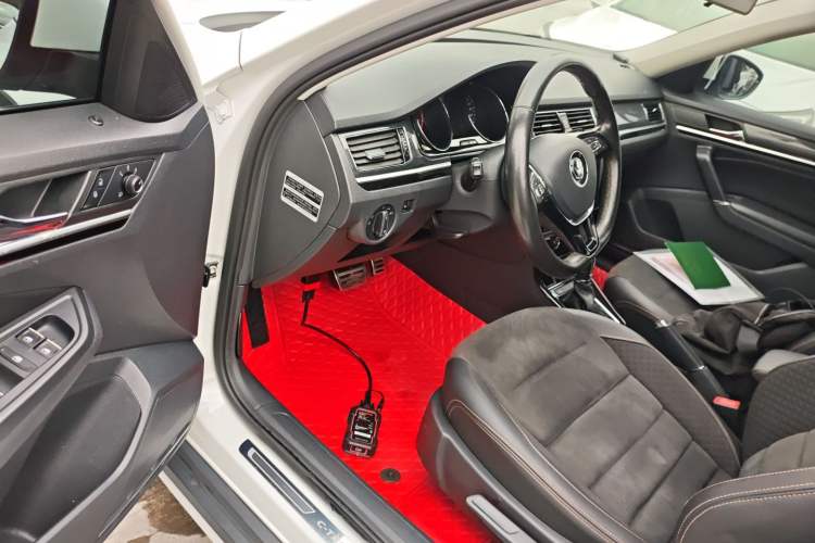 Used Volkswagen C-TREK 2017 1.6L Automatic Luxury Model