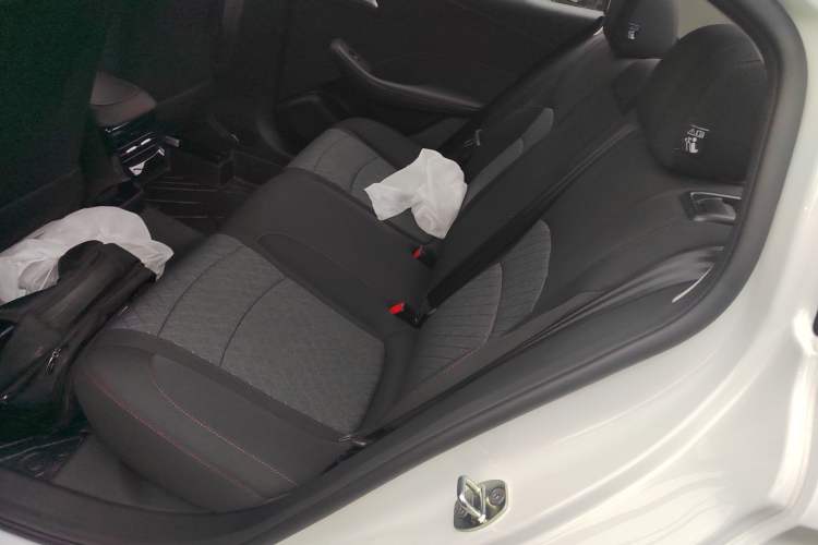 Used Roewe i5 2023 1.5L Manual Comfort Edition
