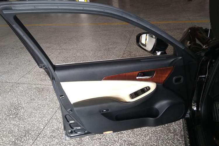 Used Toyota Crown 2015 2.5L Smart Edition
