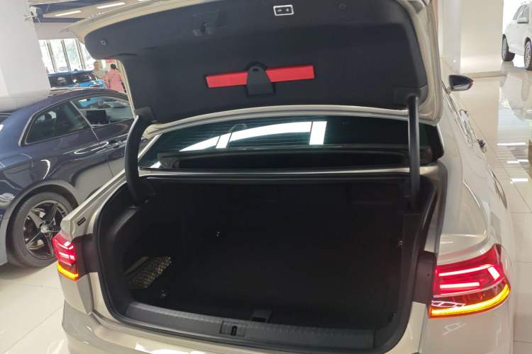 Used Volkswagen Phideon 2018 Revised Version 380TSI Two-Wheel Drive Business Edition