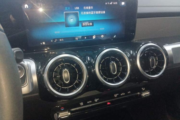 Used Mercedes-Benz GLB 2022 Second Facelift GLB 200 Dynamic Edition
