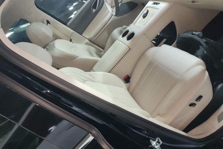 Used VOYAH Dream 2025 EV Four-Wheel Drive Flagship Kunpeng Edition
