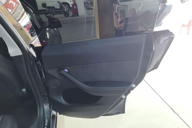 Used Tesla Model Y 2024 Rear-Wheel-Drive Version
