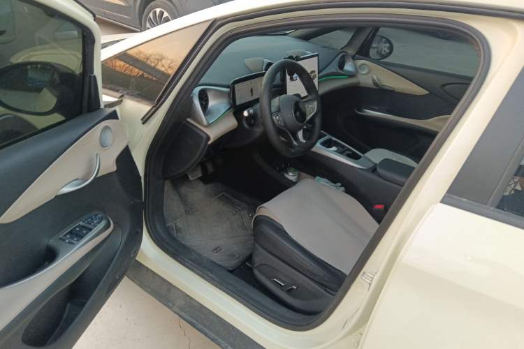 Used BYD Dolphin 2025 Intelligent Driving Version 410 km Fashion Edition
