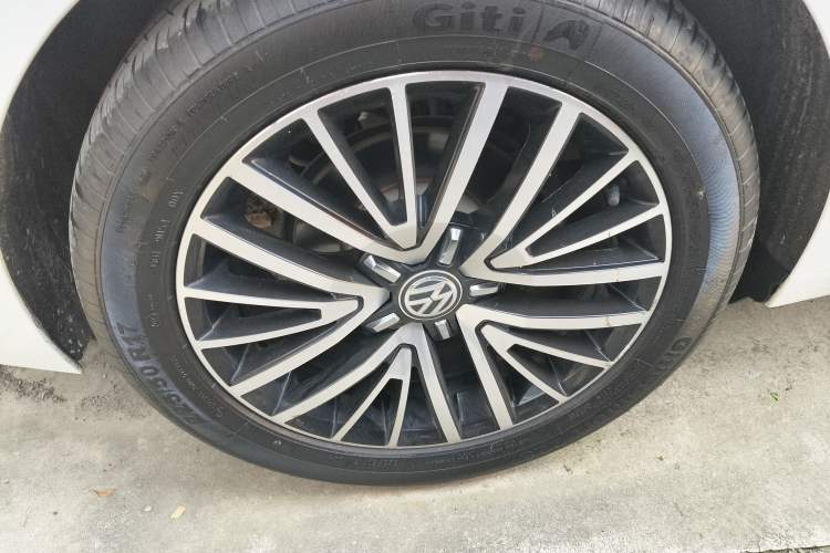 Used Volkswagen Lamando 2017 280TSI DSG Luxury Edition
