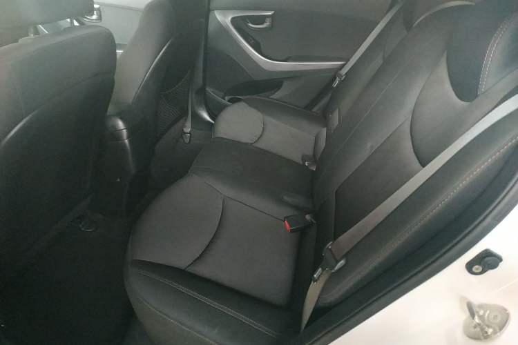 Used Hyundai Elantra 2016 1.6L Automatic Smart Version
