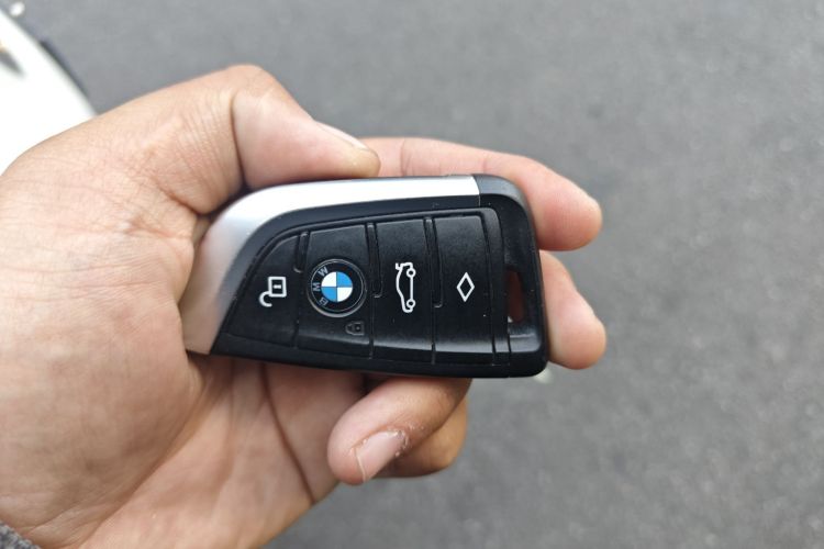 TDK.VehicleDetails.img