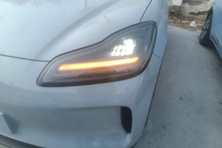 Used Wuling Bingo PLUS 2024 330 km Range Five-Seater Version
