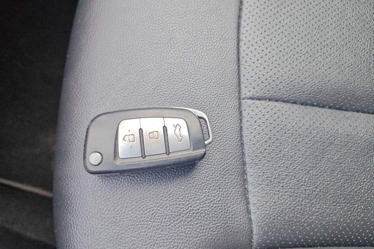 Used Geely Auto Vision X3 2019 Upgraded Model 1.5L Manual Luxury Version