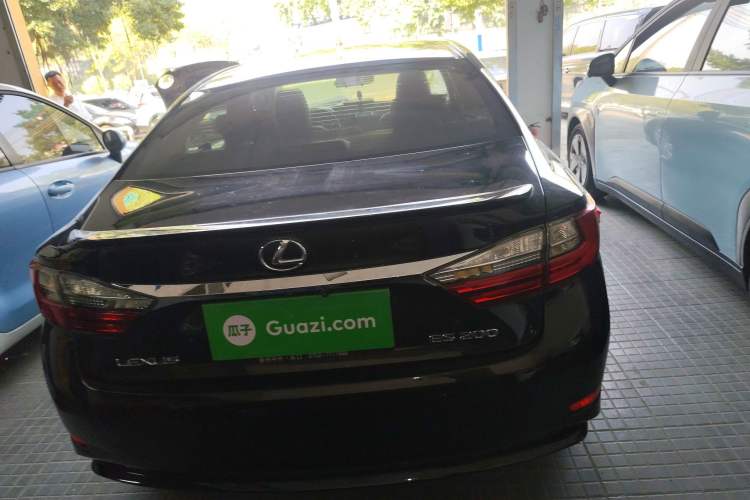 Used Lexus ES 2016 200 Midnight Special Limited Edition
