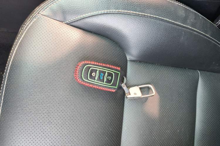 Used Geely Auto Vision X6 2016 1.8L Manual Luxury Model
