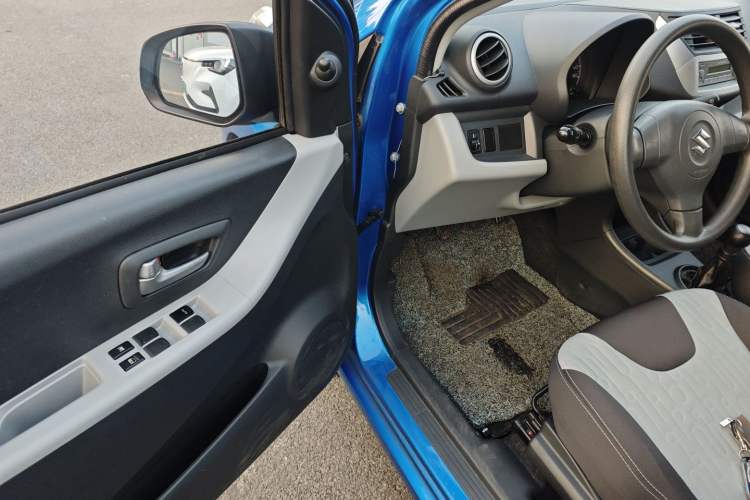 Used Suzuki Alto 2013 Revised Version 1.0L Manual Comfort Edition
