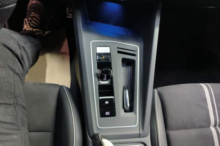 Used Volkswagen Golf 2023 Facelift 280TSI DSG R-Line Lite
