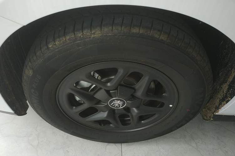 Used BYD Qin PLUS 2025 DM-i Smart Drive 55KM Leading Model
