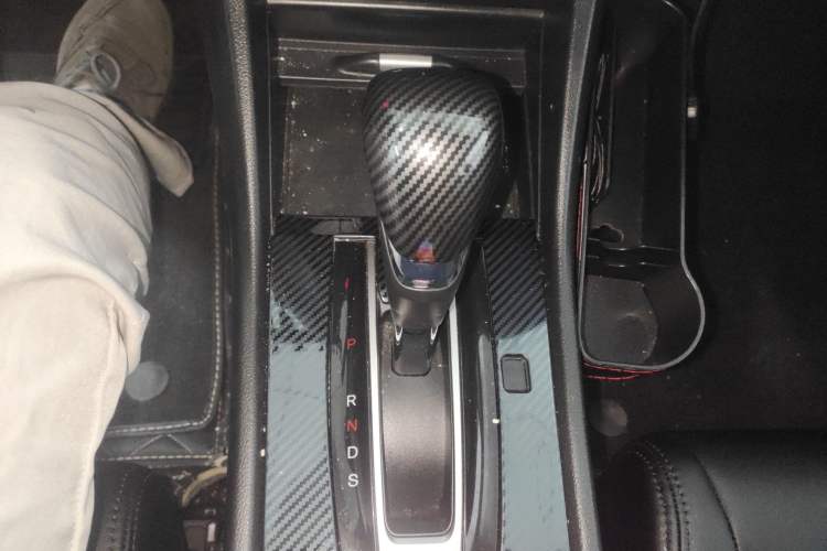 Used Honda Jade 2017 1.8L automatic Comfort version 5 seats
