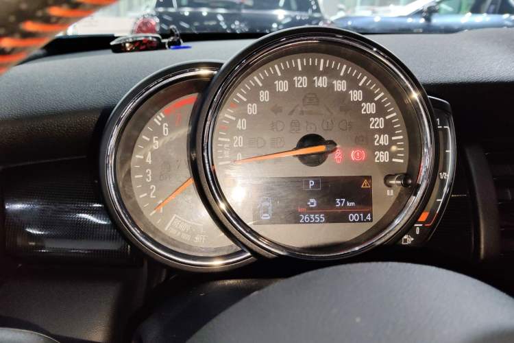 Used  MINI 2018 1.5T COOPER Racing Edition Five-Door Version
