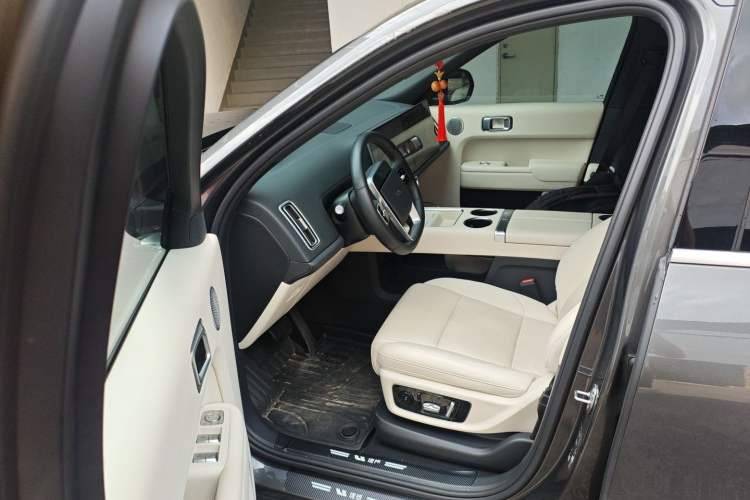 Used Li Auto L8 2024 PRO Model
