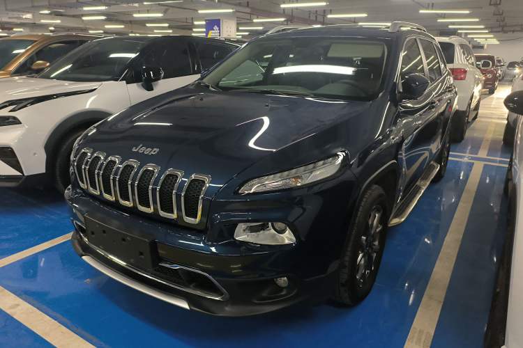 Used Jeep Cherokee 2020 2.0L Two-Wheel Drive Classic Sports Edition
