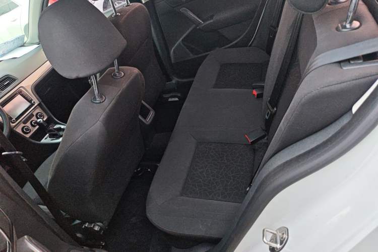 Used Volkswagen Lavida 2013 Revised Classic 1.6L Automatic Fashion Edition