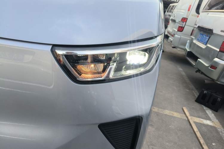 Used Wuling Yangguang 2024 300km Range Practical Window-Sealed Version 60kW
