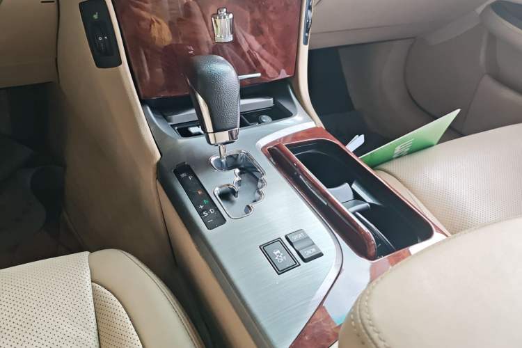 Used Toyota Crown 2012 2.5L Royal Navigation Edition
