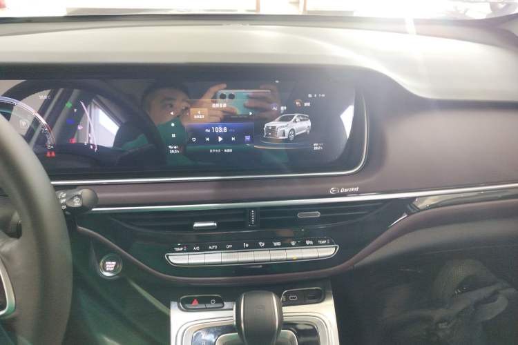 Used GAC Trumpchi M6 2023 PRO 270T DCT Luxury Edition
