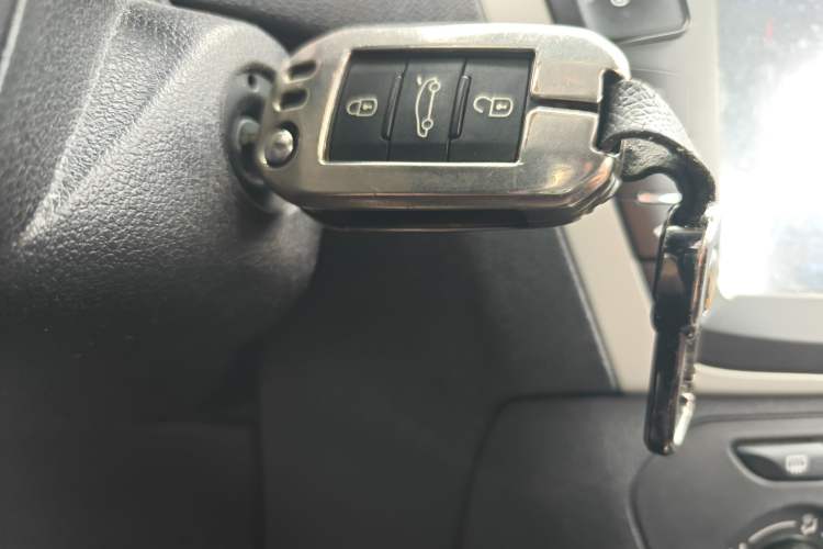 Used Peugeot 301 2014 1.6L Manual Comfort Edition