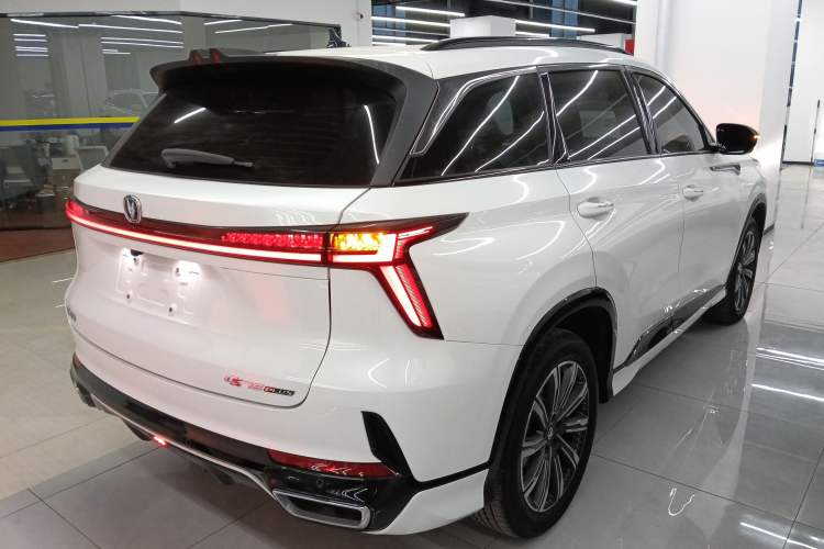 Used Changan CS75 PLUS 2024 3rd Generation Champion Edition 2.0T Intelligent Drive Performance Model
