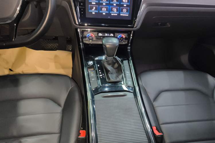 Used Volkswagen Phideon 2018 Revised Version 380TSI Two-Wheel Drive Business Edition