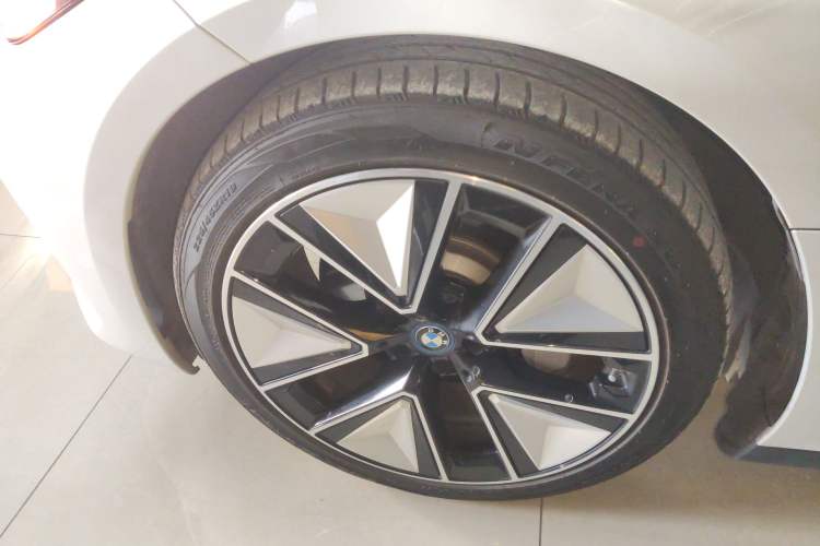 Used BMW i3 2022 eDrive 35 L
