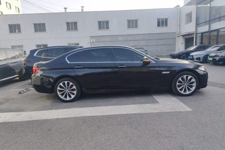 Used BMW 5 Series 2017 525Li Leading Model
