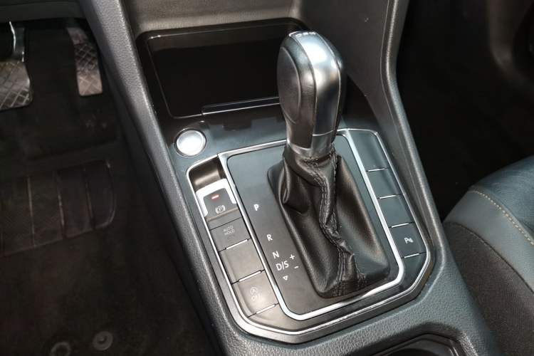 Used Volkswagen Golf Sportsvan 2018 2nd Anniversary Edition 230TSI Automatic Luxury Version