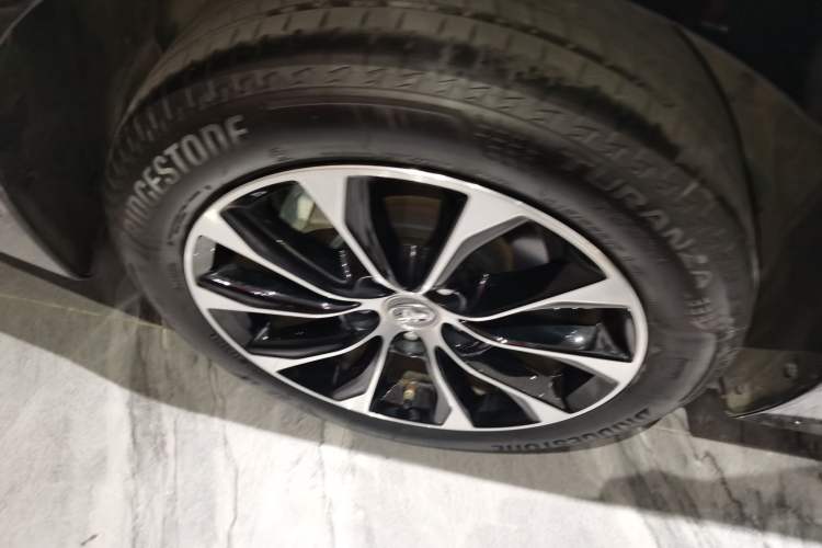 Used Toyota Avalon 2023 Dual-Engine 2.5L Luxury Edition