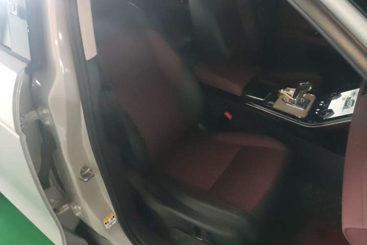 Used Land Rover Range Rover Evoque 2023 Aurora L 249 PS Luxury Edition
