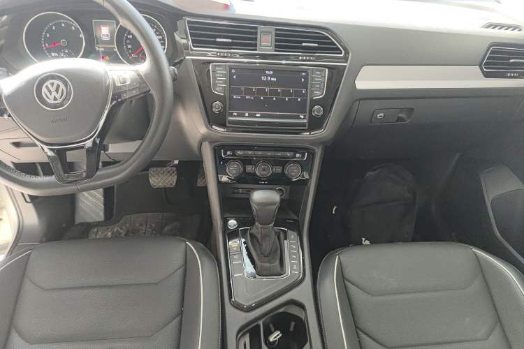 Used Volkswagen Tiguan L 2017 330TSI Automatic Two-Wheel Drive Flagship Edition
