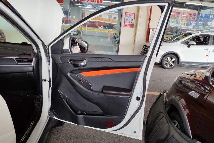 Used Dongfeng Fengon 580 2021 Revised ☆ Star Edition 1.5T Automatic Luxury Version
