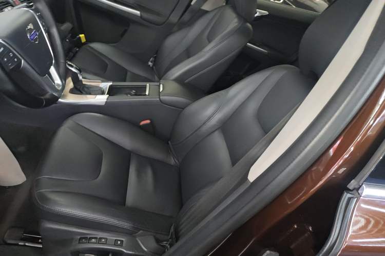 Used Volvo XC60 2016 T5 Smart Upgrade Model