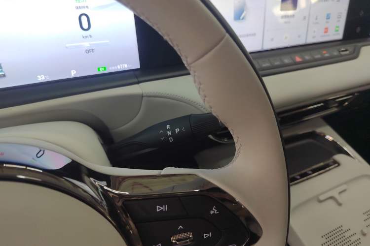 Used VOYAH FREE 2025 318 318 km Rear-Drive Touring Edition
