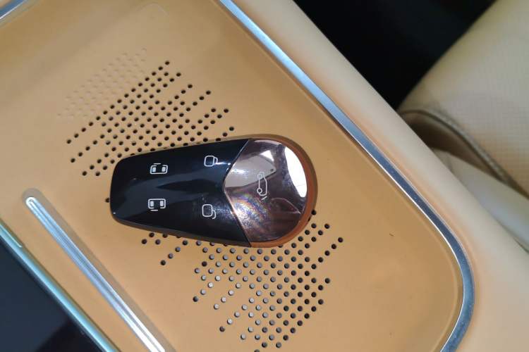 Used VOYAH Dream 2025 PHEV Four-Wheel-Drive Flagship Kunpeng Edition