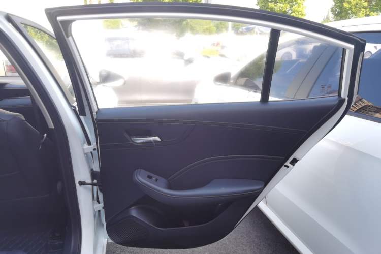 Used Roewe i5 2023 1.5L CVT Luxury Edition
