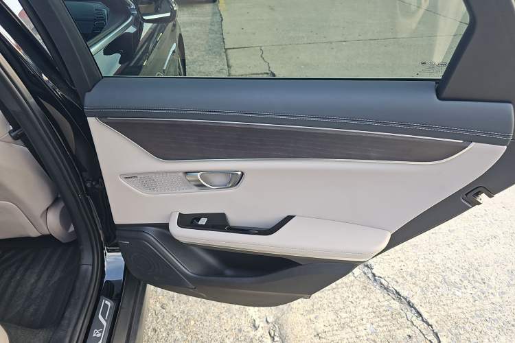 Used BYD Han 2025 DM-i Intelligent Driving Edition 125KM LiDAR Flagship Model
