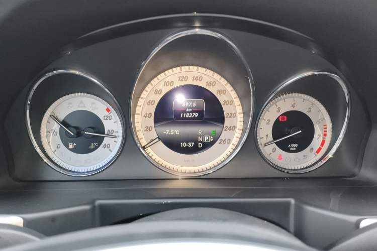 Used Mercedes-Benz GLK-Class 2013 GLK 300 4MATIC Dynamic Sunroof Model
