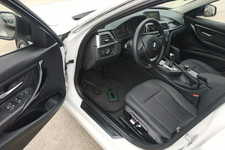 Used BMW 3 Series 2017 318Li Fashion Model
