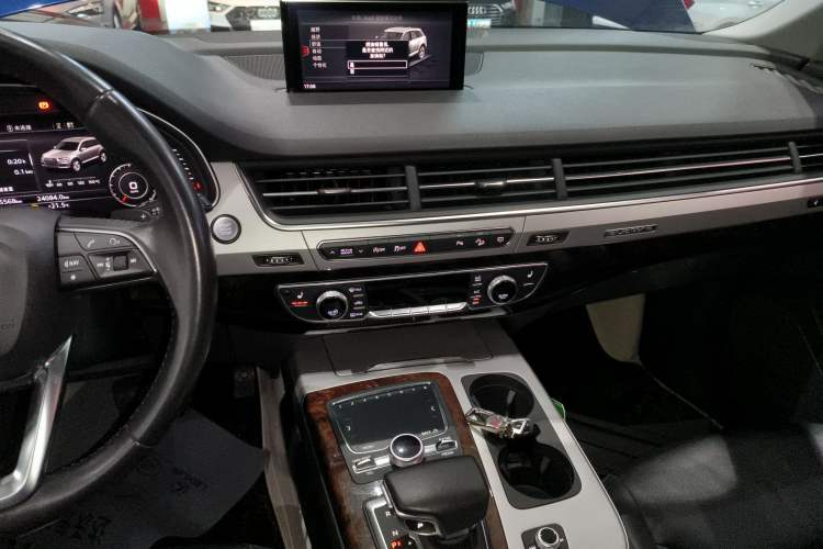 Used Audi Q7 2018 45 TFSI Technology Edition
