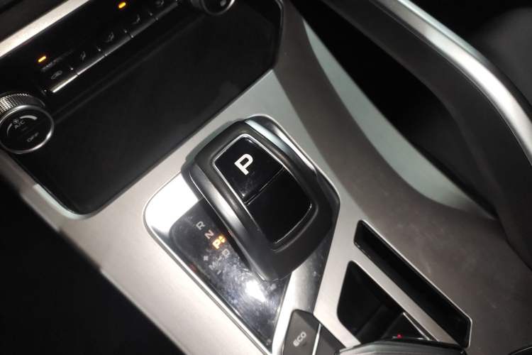 Used Geely Auto Coolray 2020 Facelift 240T DCT Hunter